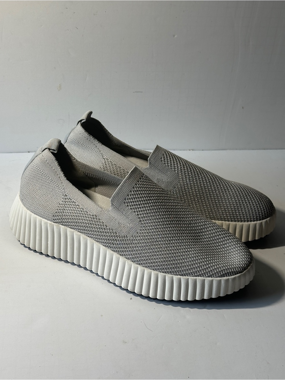 Jellypop Silver Shimmer Knit Slip On Sneakers Women’s 9